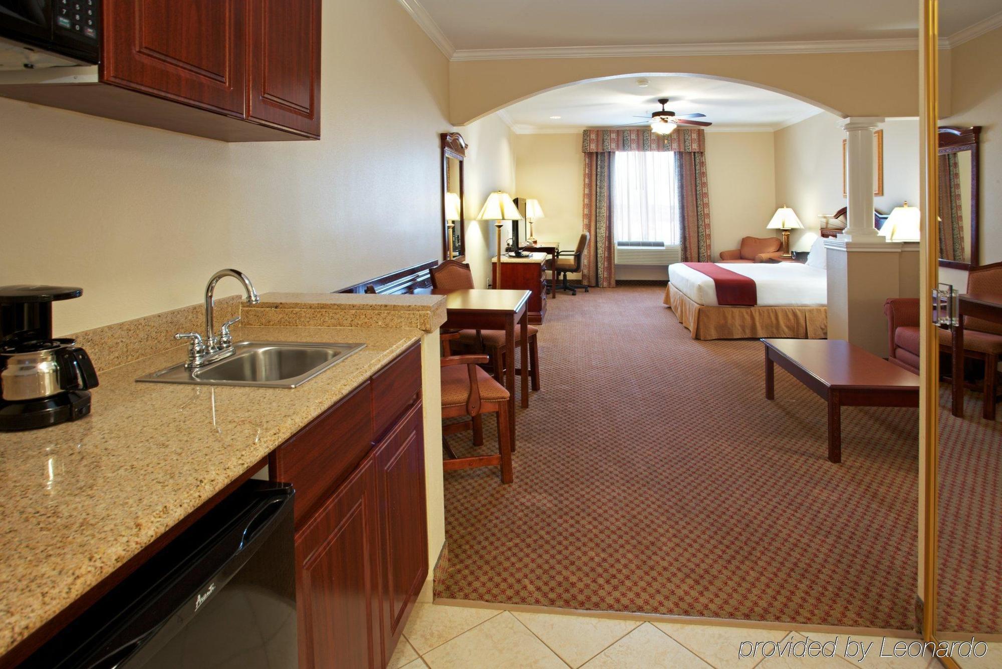 Holiday Inn Express & Suites Houston East By Ihg Dış mekan fotoğraf